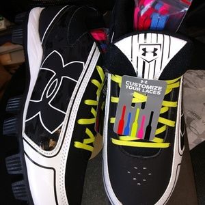 New - Under Armour Softball Cleats - Ladies 8